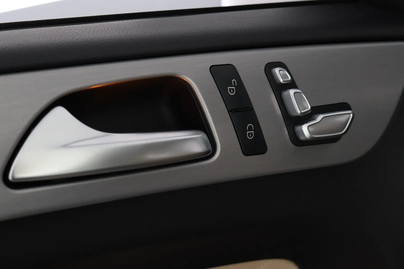 Mercedes-Benz GLE MRZ-906 carousel image