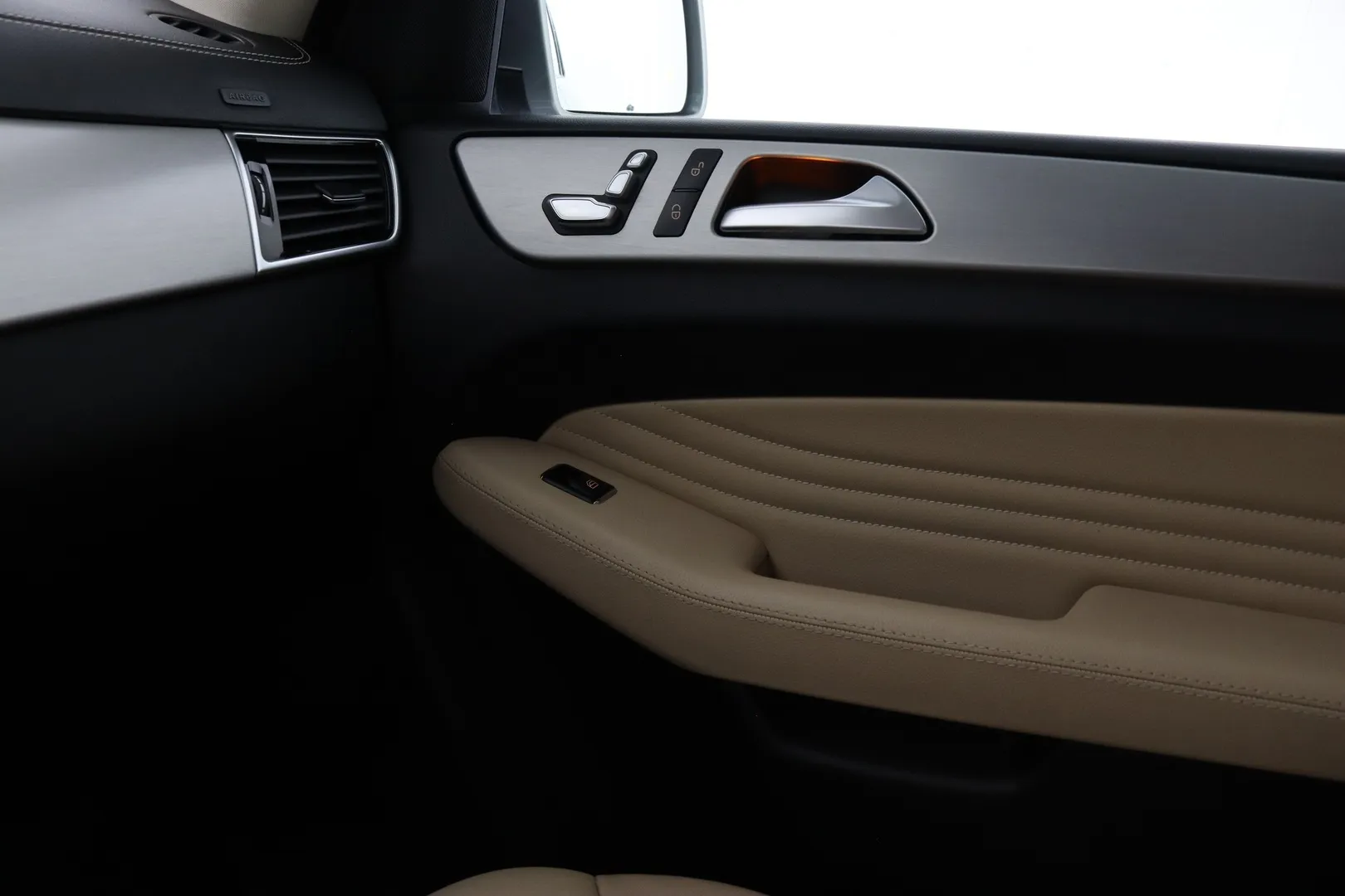 Mercedes-Benz GLE MRZ-906 carousel image