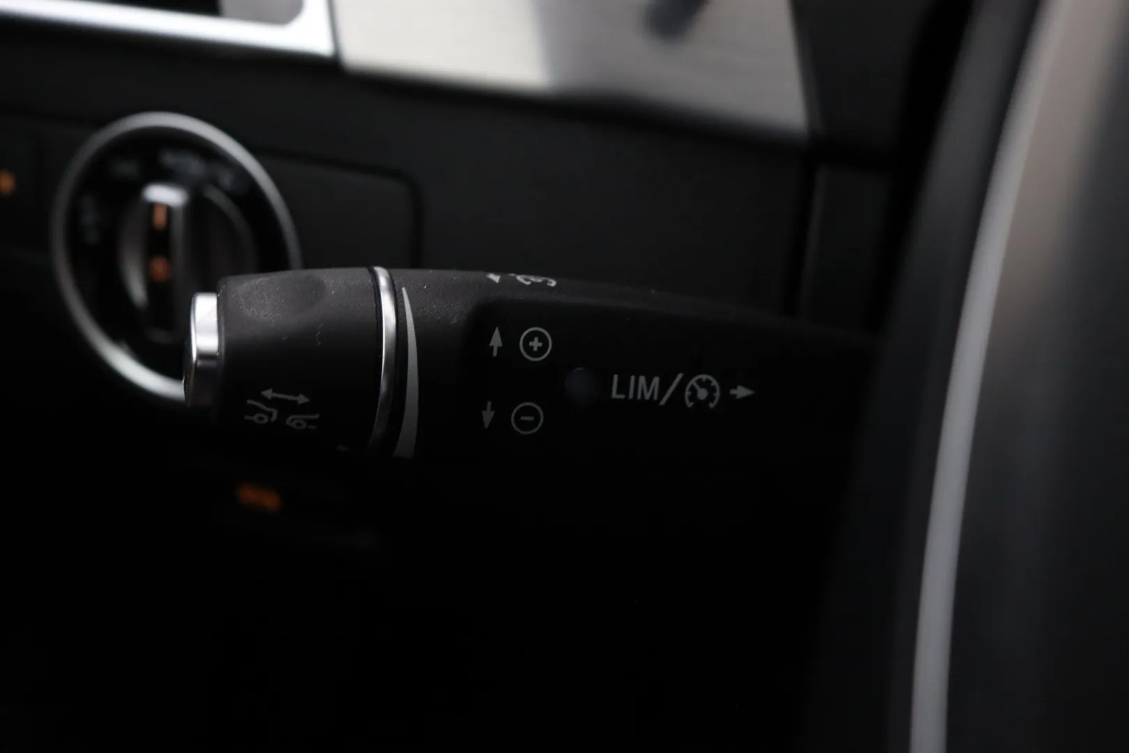 Mercedes-Benz GLE MRZ-906 carousel image