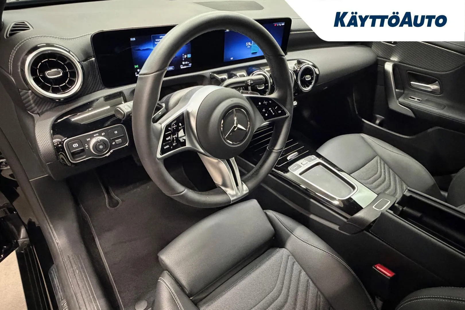 Mercedes-Benz CLA EVM-932 carousel image