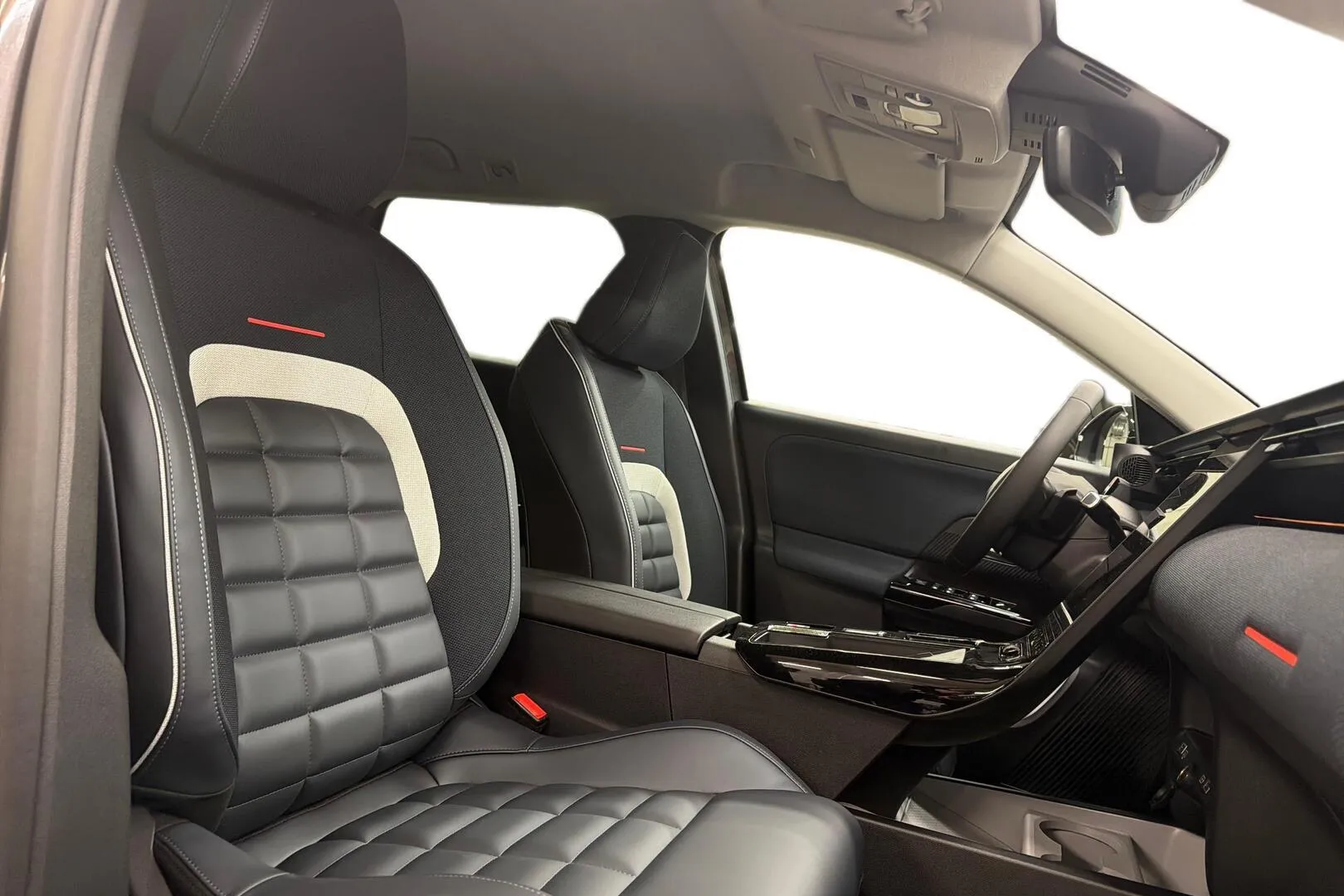 Citroen e-C5 Aircross YMM-172 carousel image