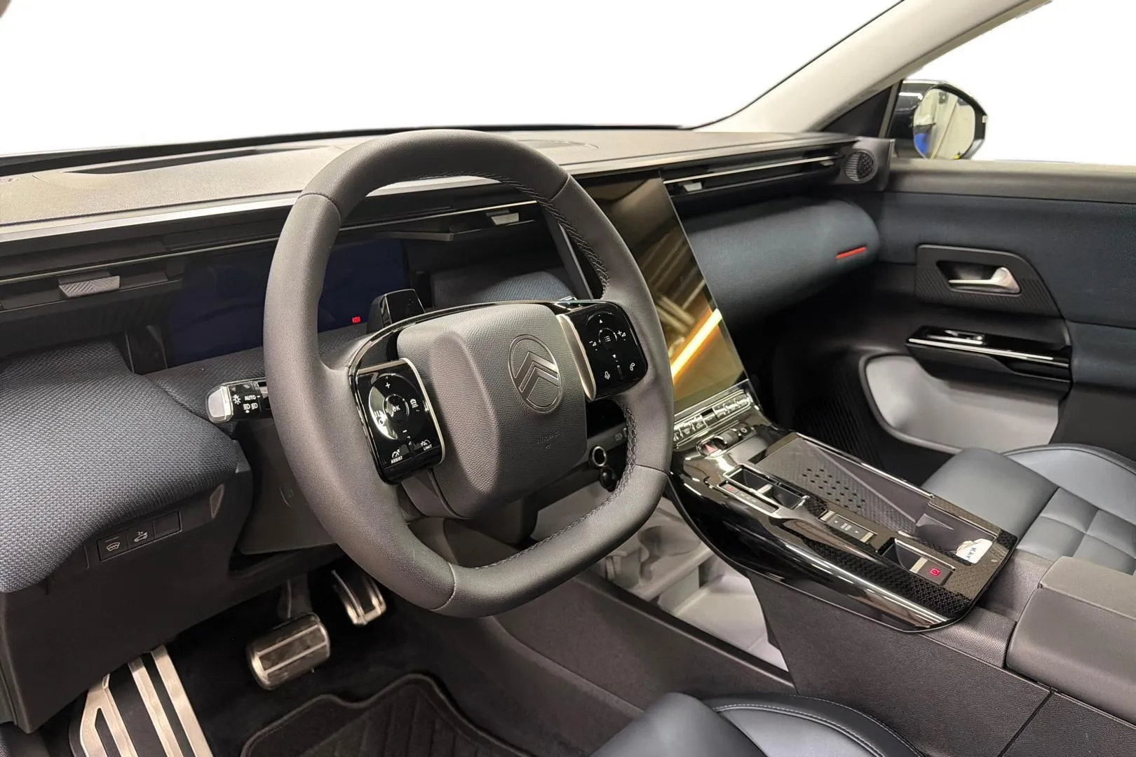 Citroen e-C5 Aircross YMM-172 carousel image