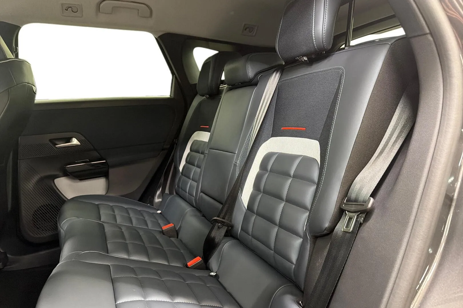 Citroen e-C5 Aircross YMM-172 carousel image