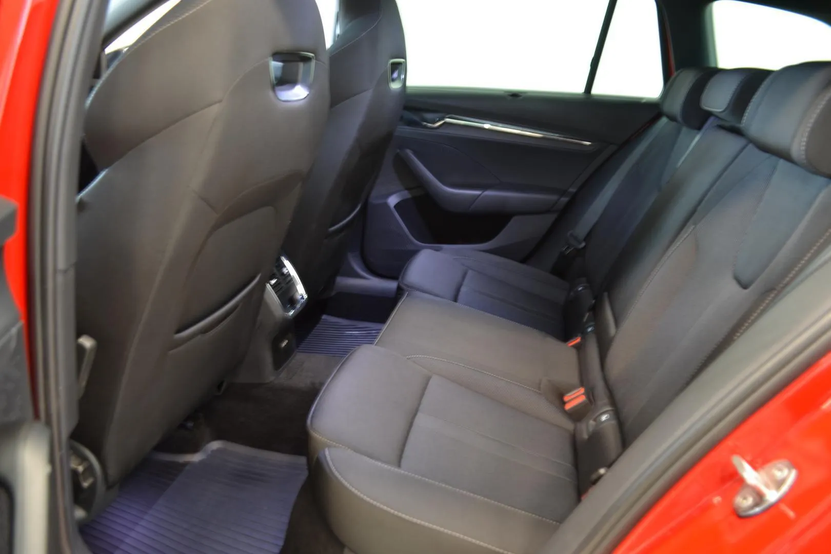 Skoda Octavia MVJ-762 carousel image