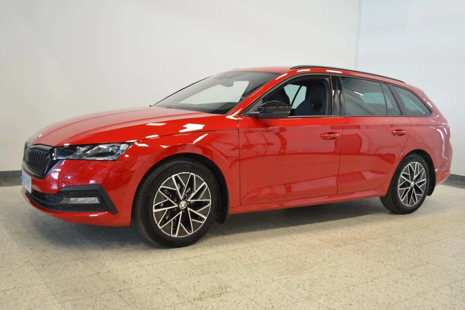 Skoda Octavia MVJ-762 carousel image