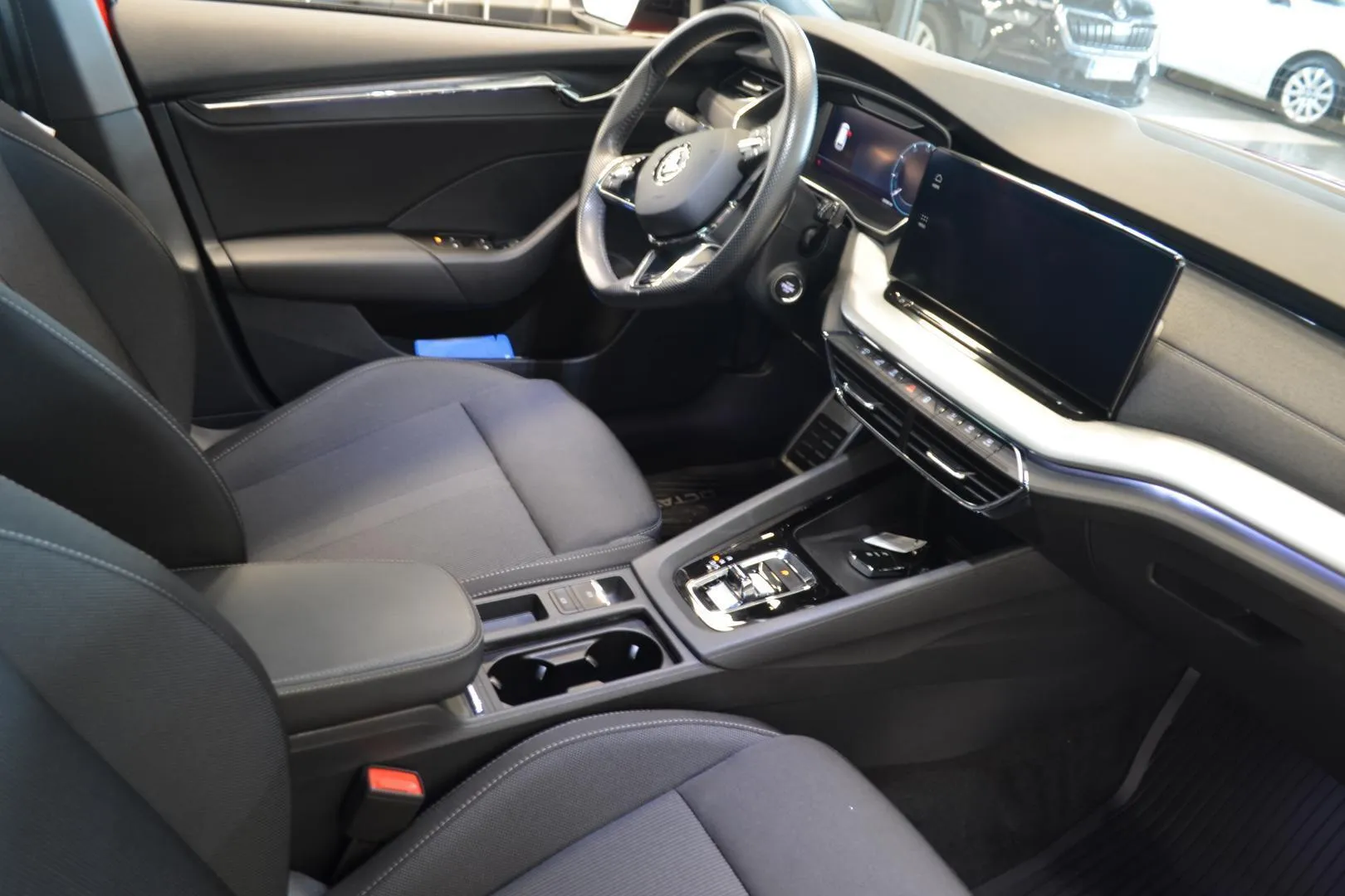 Skoda Octavia MVJ-762 carousel image