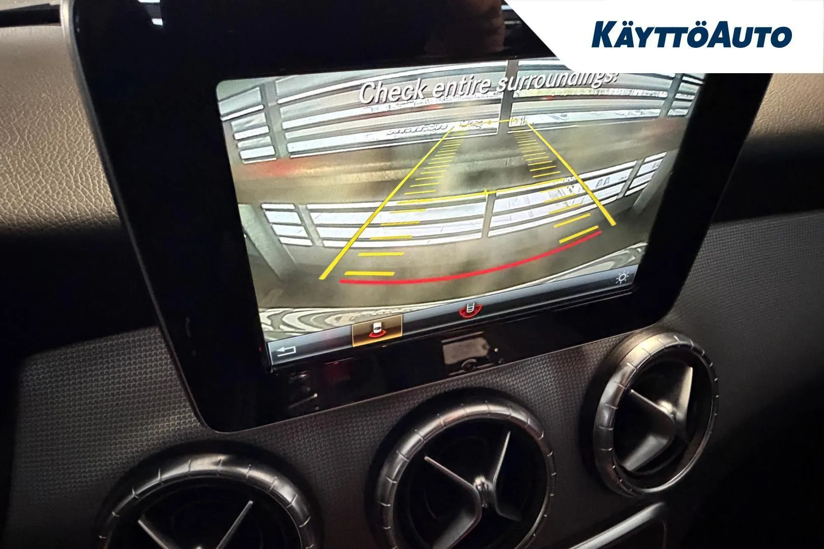 Mercedes-Benz CLA YJJ-982 carousel image