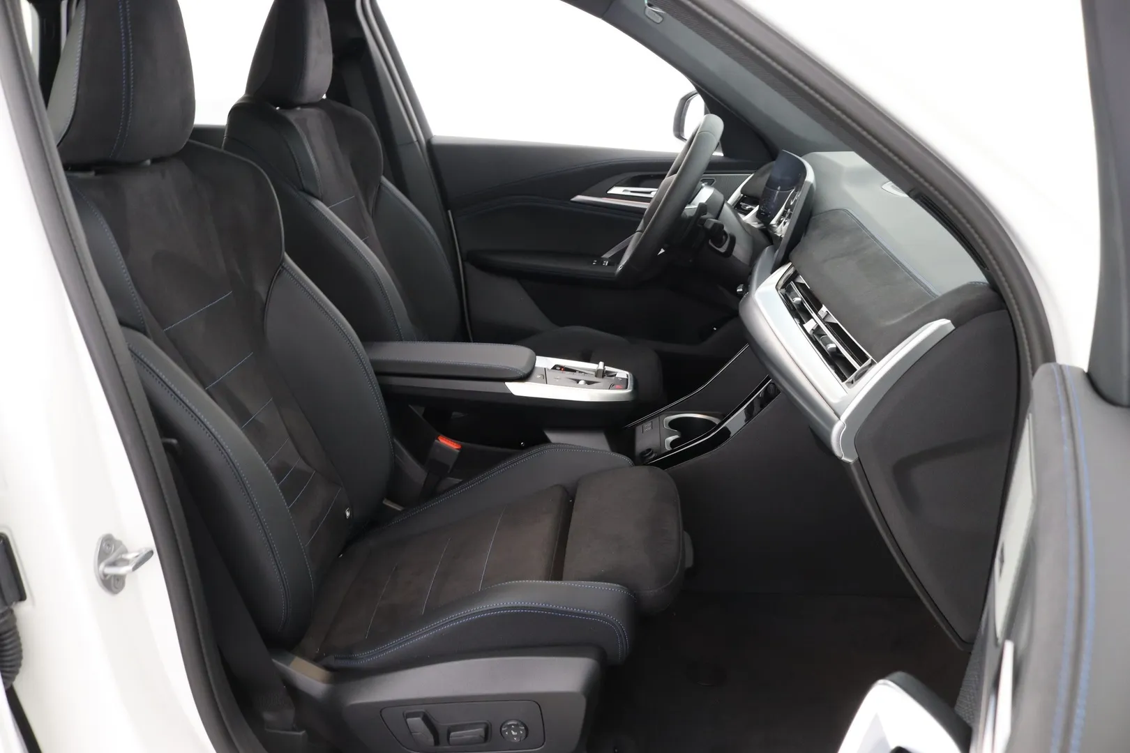 BMW X1 SSN-380 carousel image