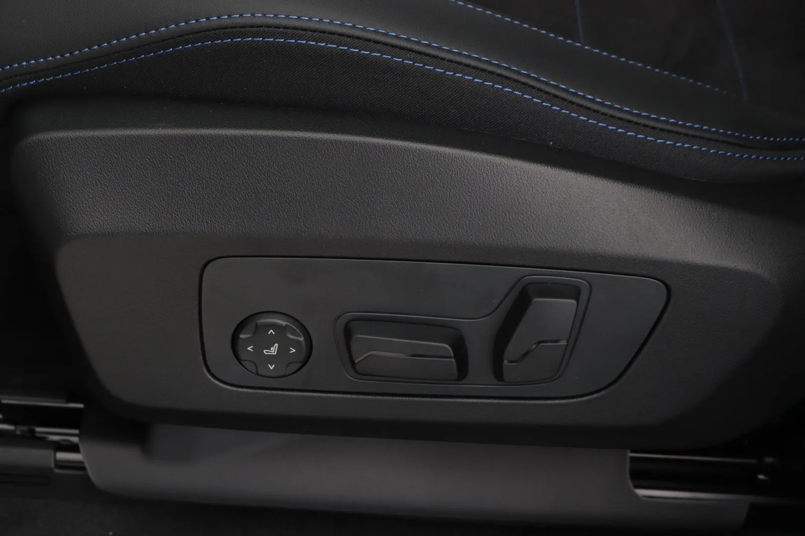 BMW X1 SSN-380 carousel image