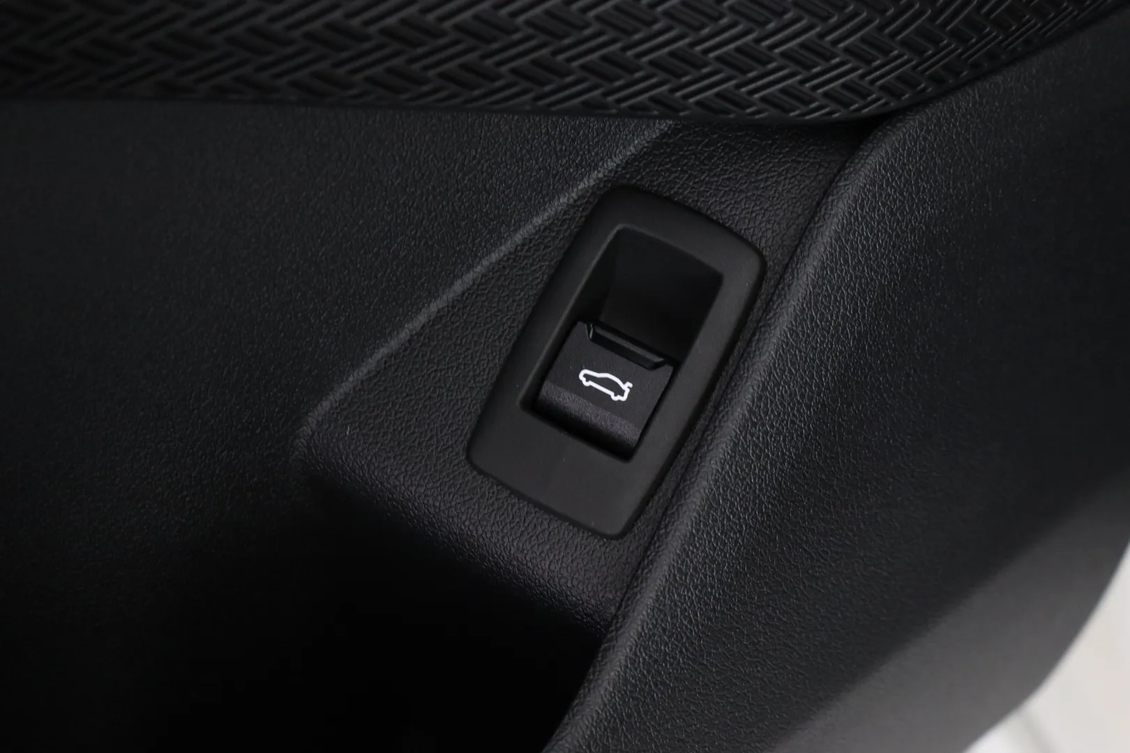 BMW X1 SSN-380 carousel image