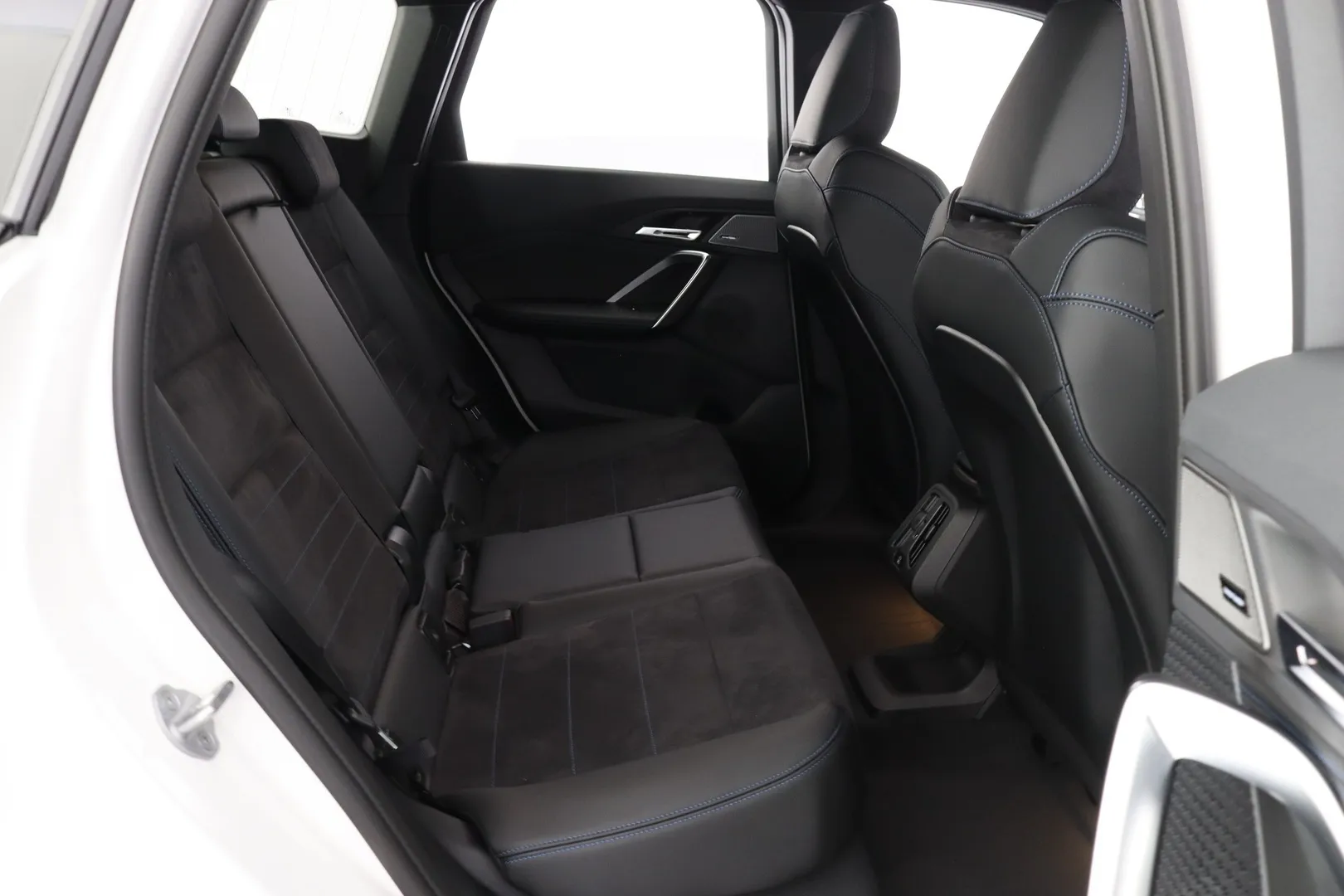 BMW X1 SSN-380 carousel image