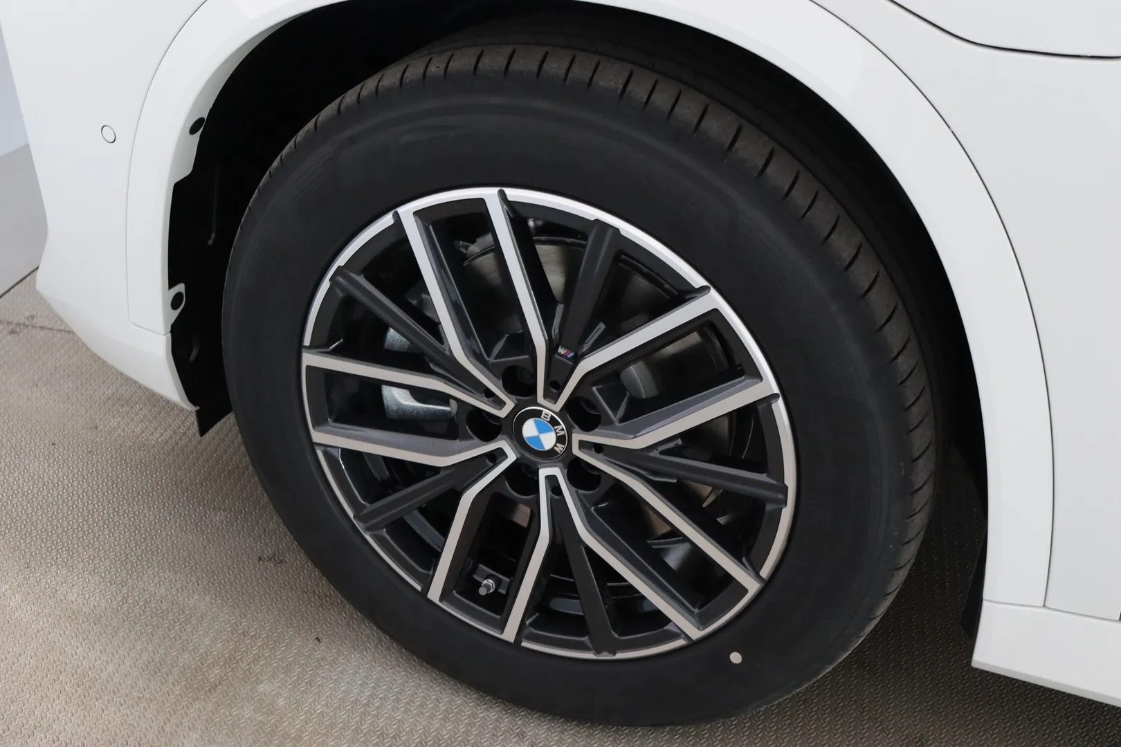 BMW X1 SSN-380 carousel image
