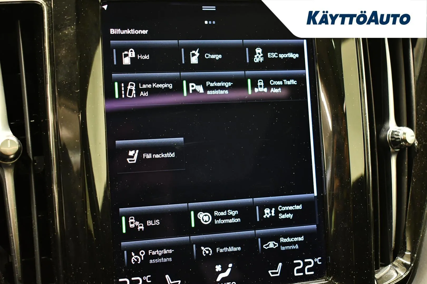 Volvo XC60 YLK-214 carousel image