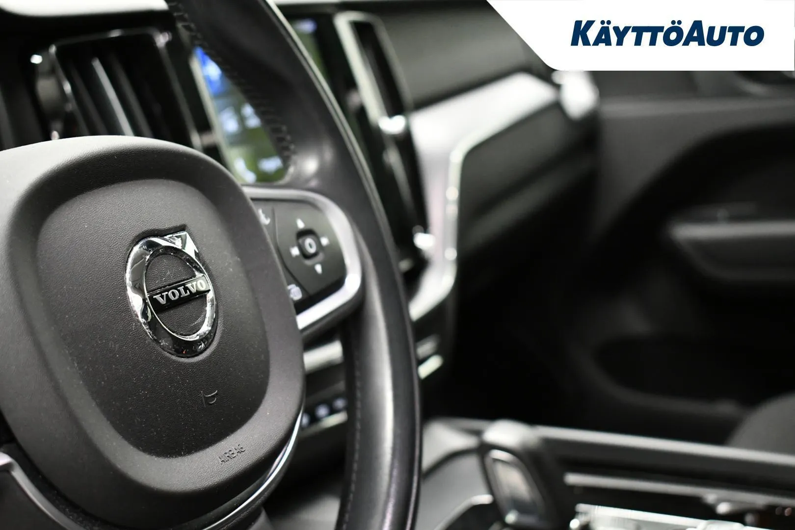 Volvo XC60 YLK-214 carousel image