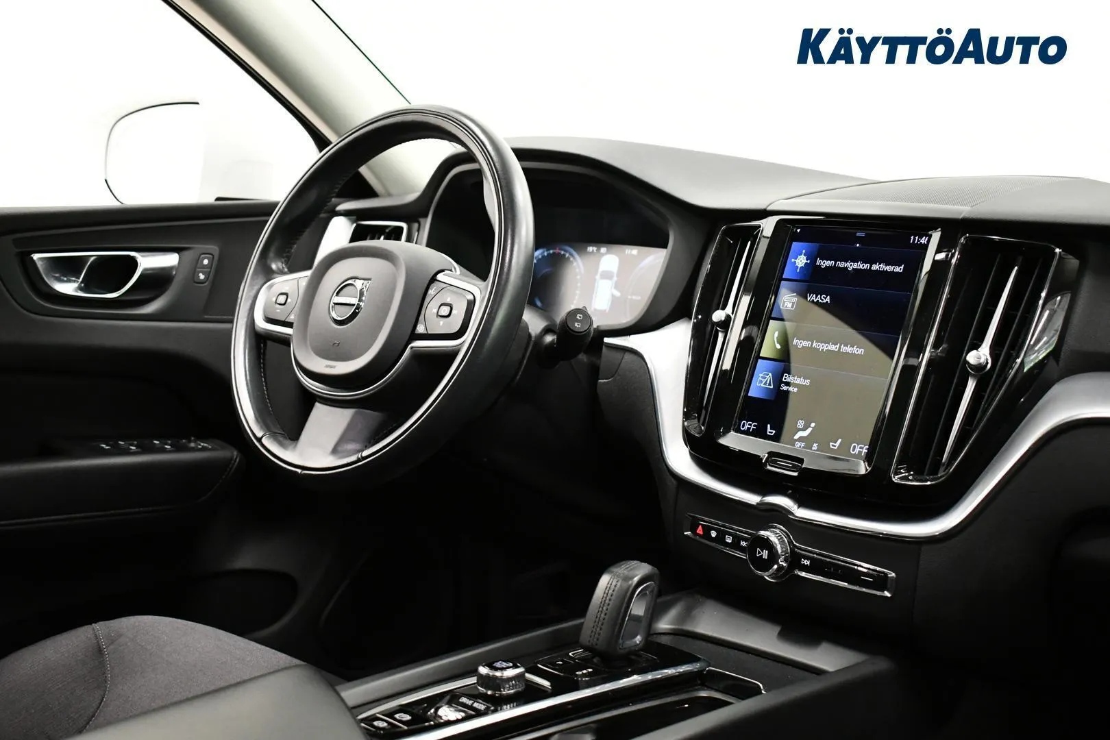 Volvo XC60 YLK-214 carousel image