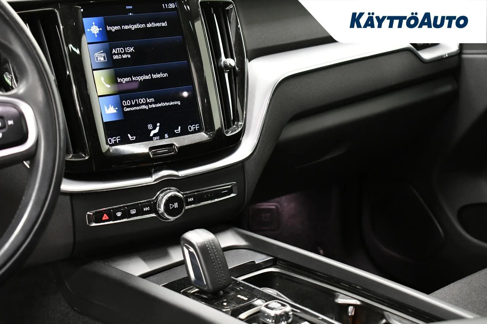 Volvo XC60 YLK-214 carousel image