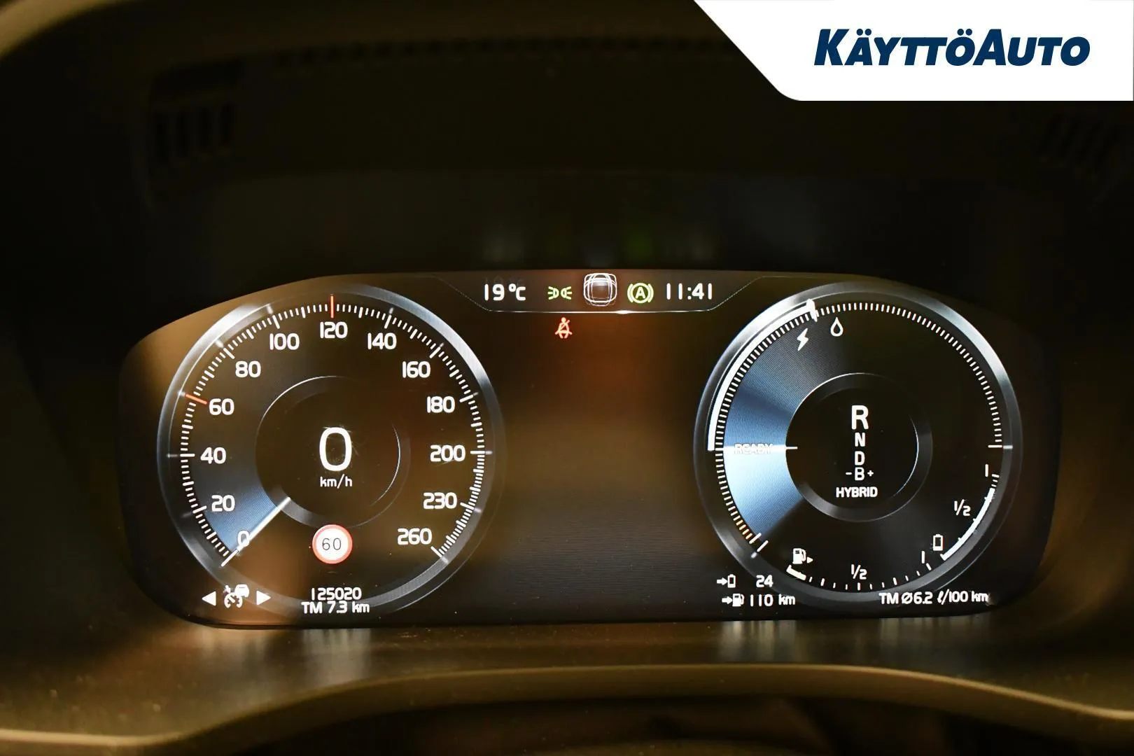 Volvo XC60 YLK-214 carousel image