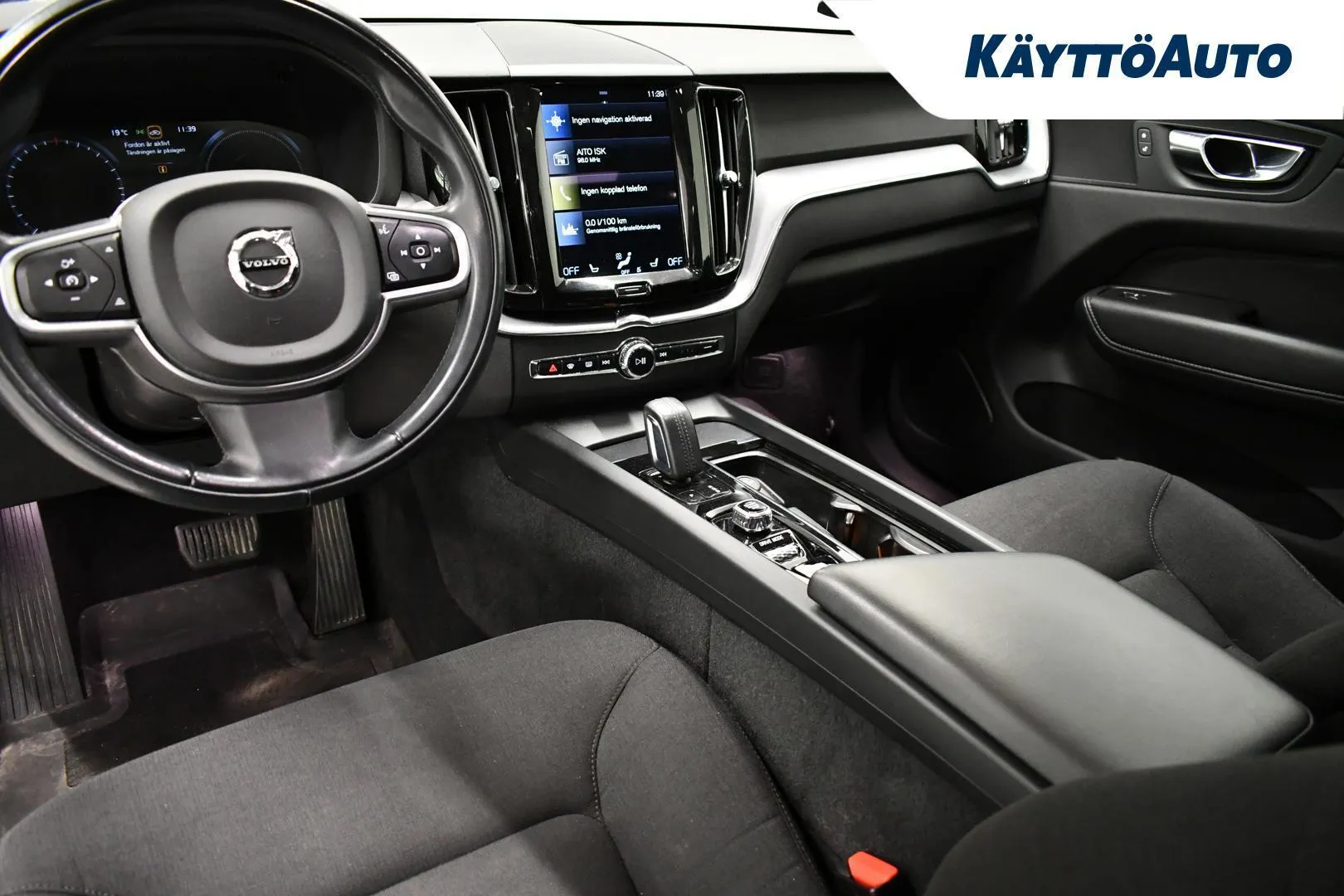 Volvo XC60 YLK-214 carousel image