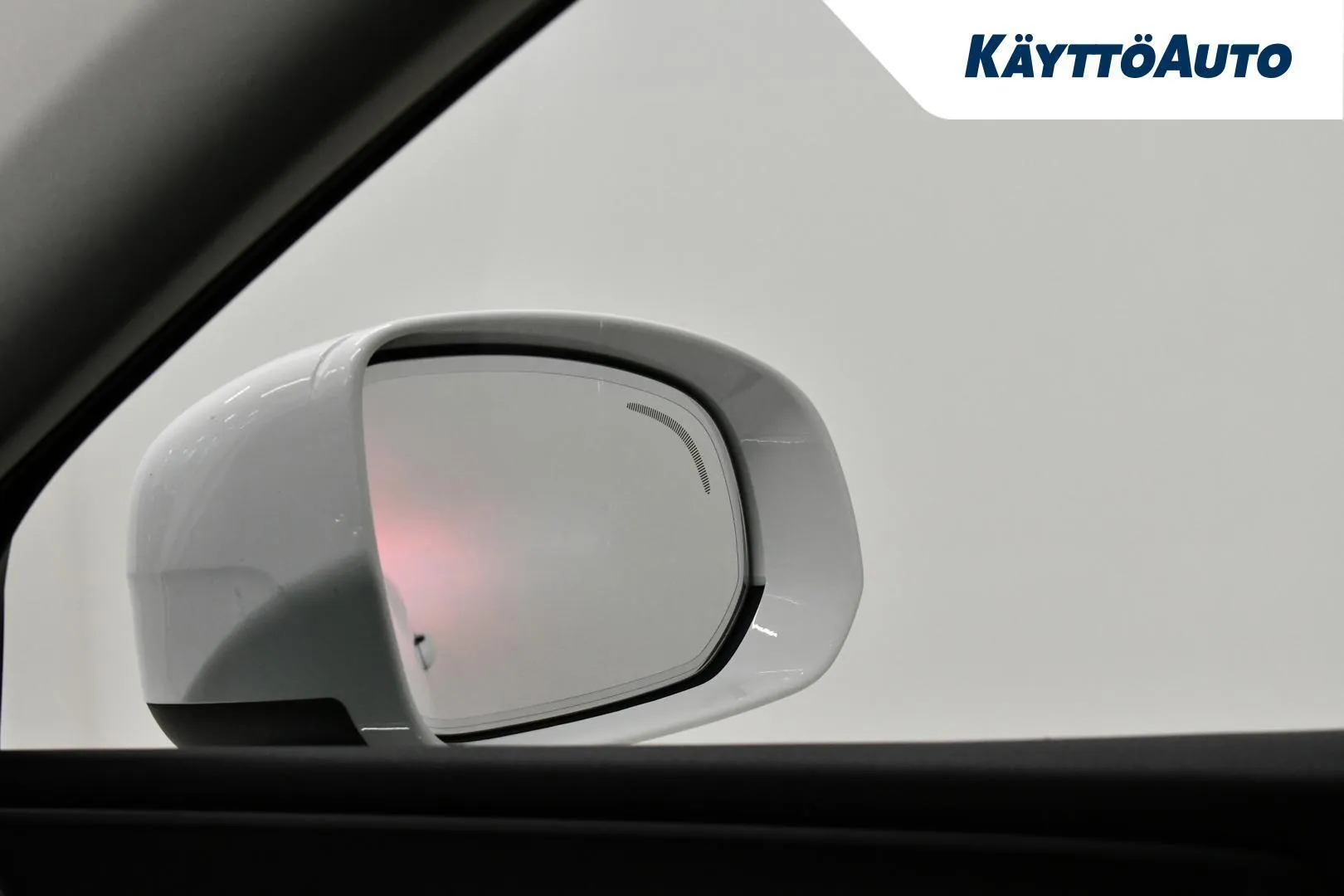 Volvo XC60 YLK-214 carousel image