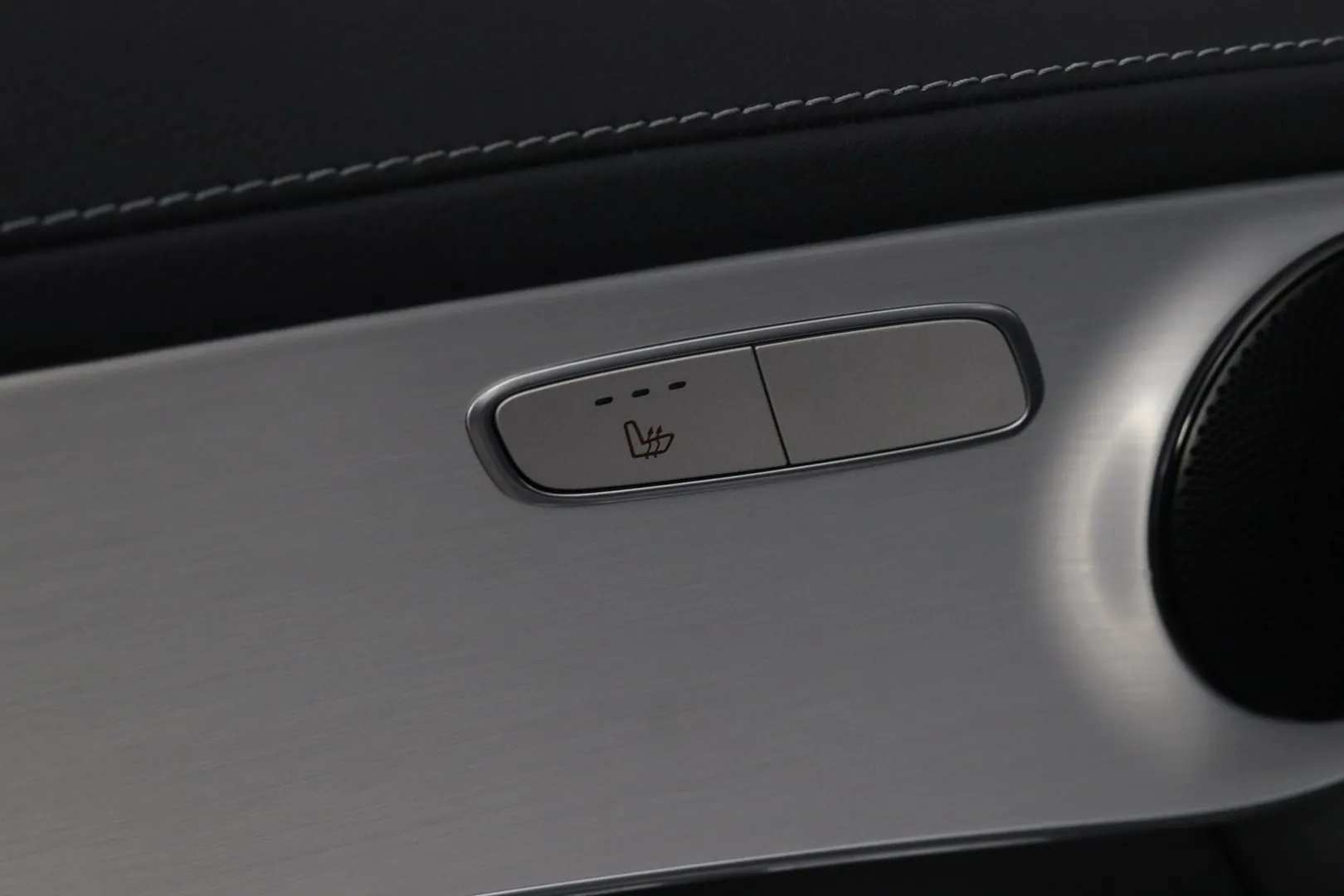 Mercedes-Benz GLC XPL-615 carousel image