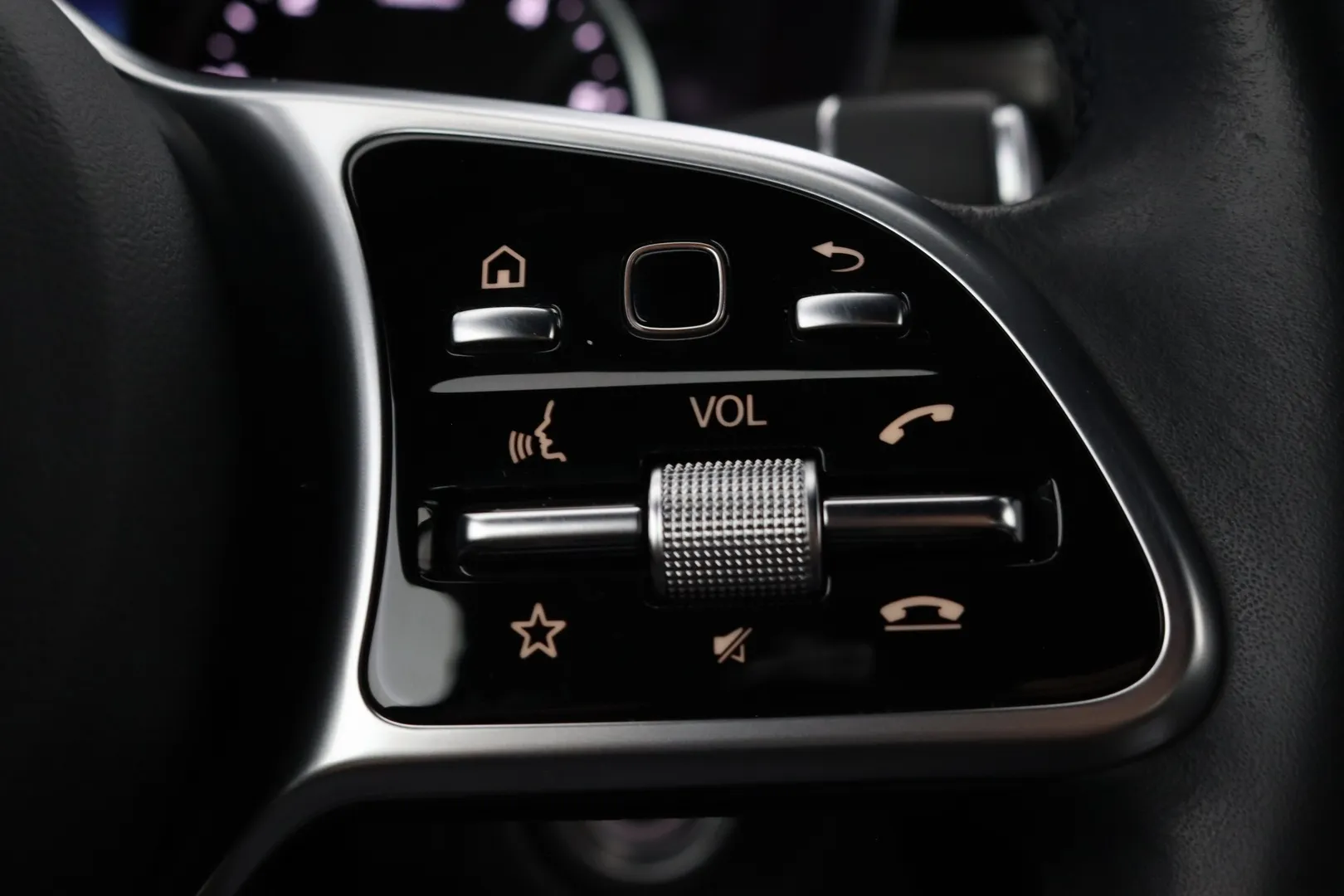 Mercedes-Benz GLC XPL-615 carousel image