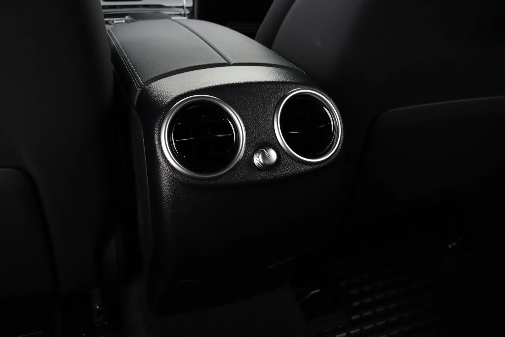 Mercedes-Benz GLC XPL-615 carousel image