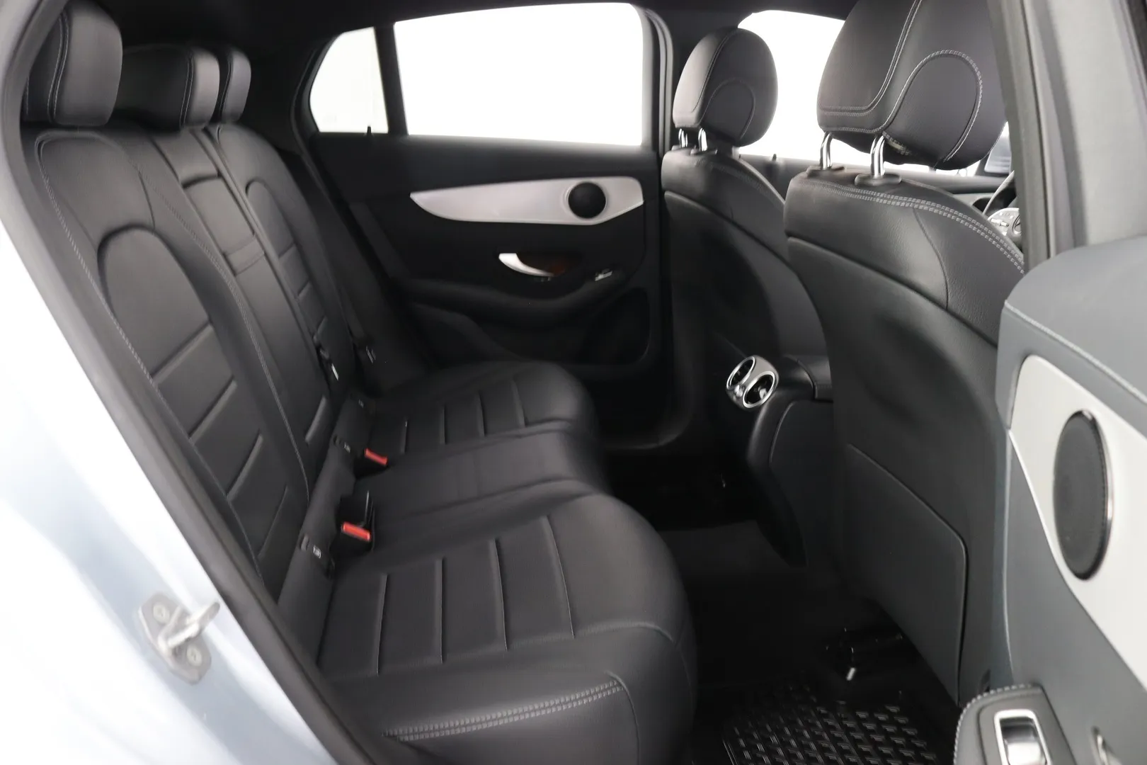 Mercedes-Benz GLC XPL-615 carousel image