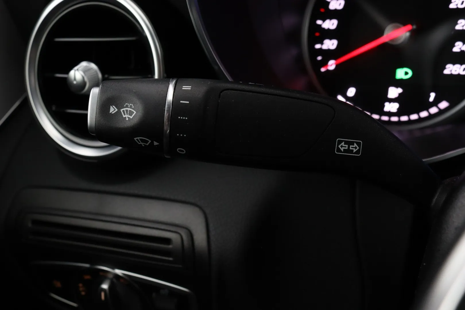 Mercedes-Benz GLC XPL-615 carousel image