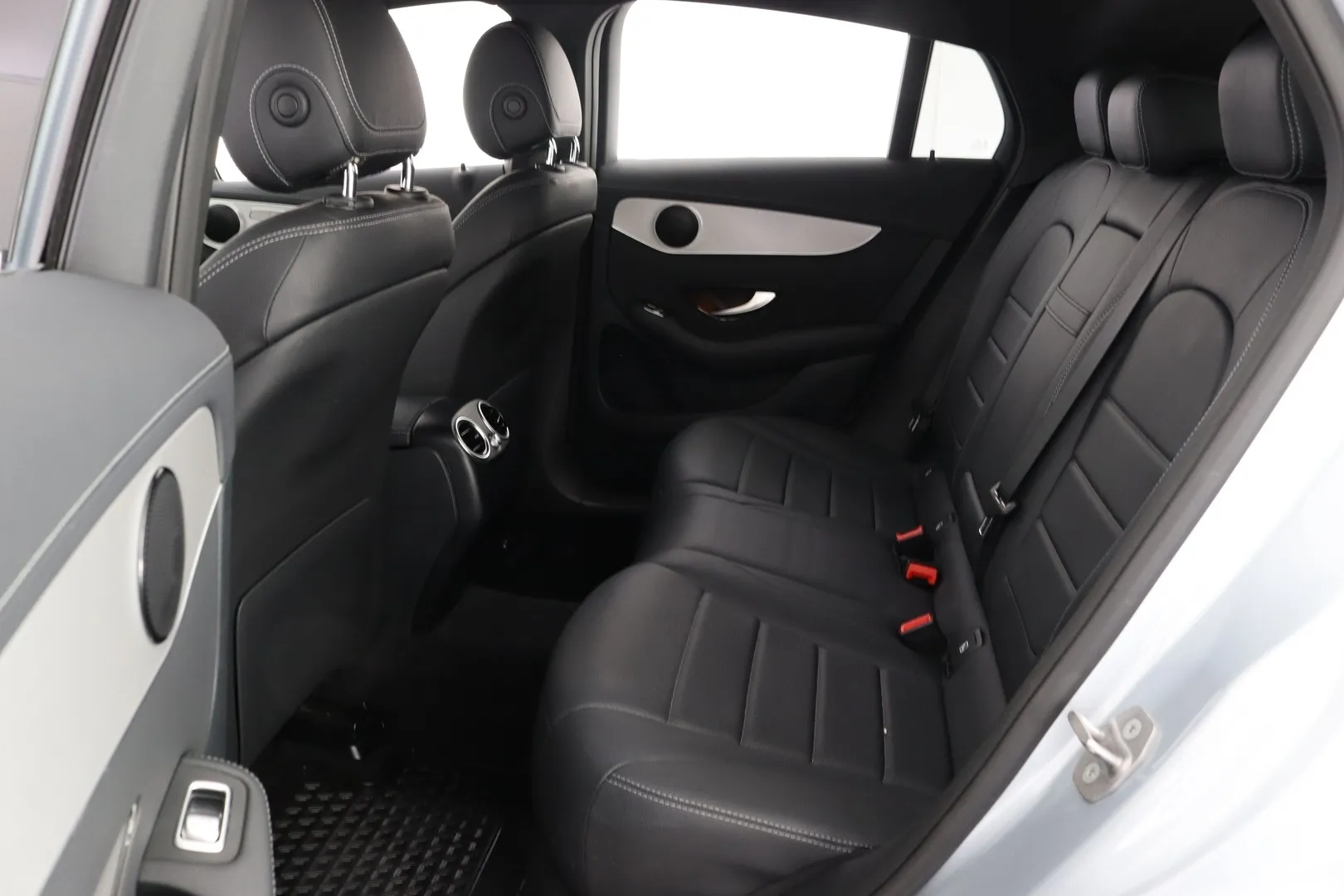 Mercedes-Benz GLC XPL-615 carousel image