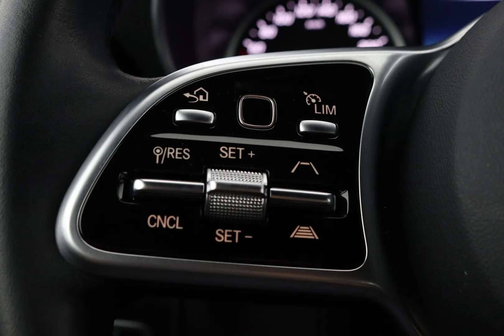 Mercedes-Benz GLC XPL-615 carousel image