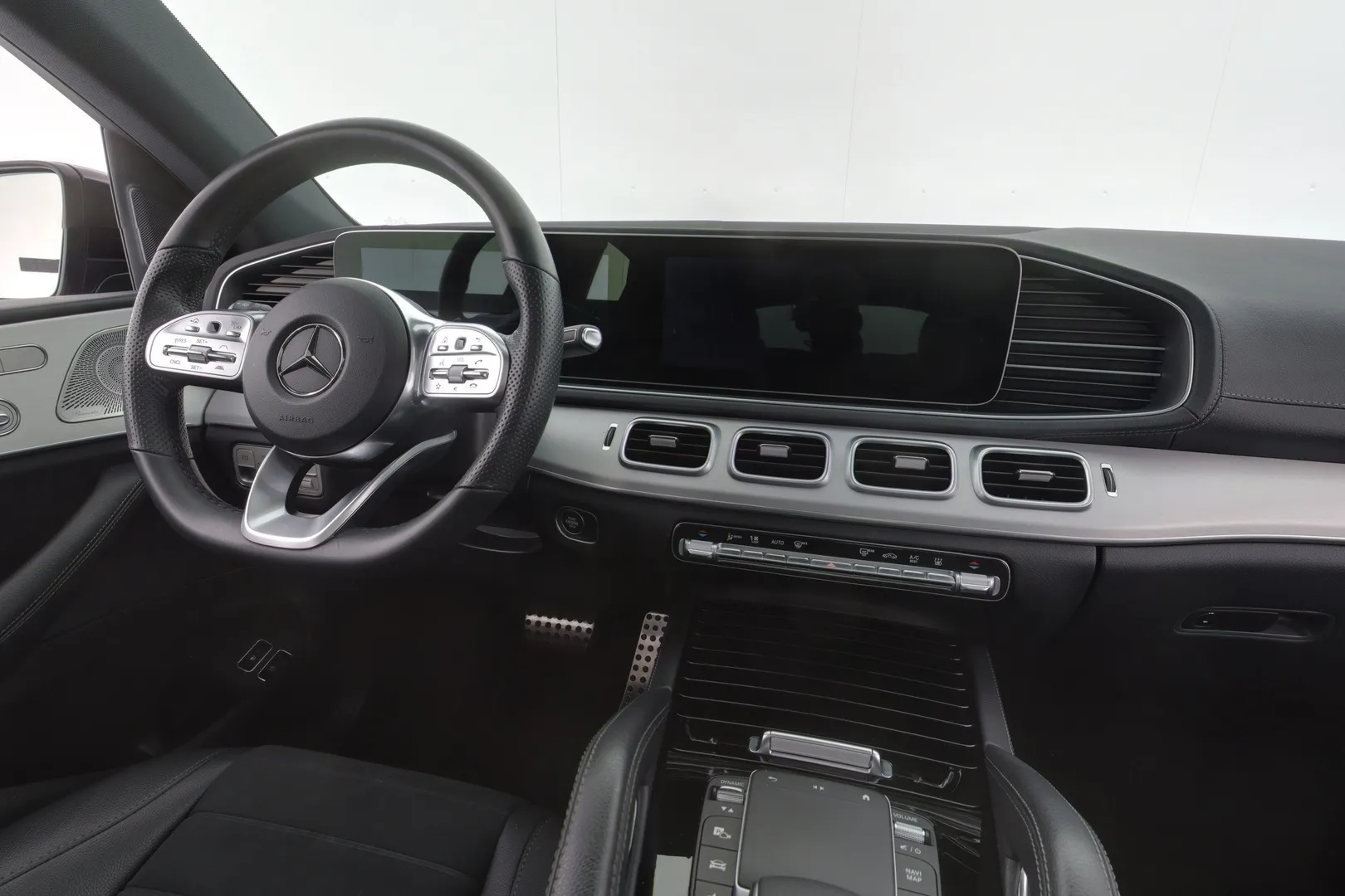 Mercedes-Benz GLE KUP-736 carousel image