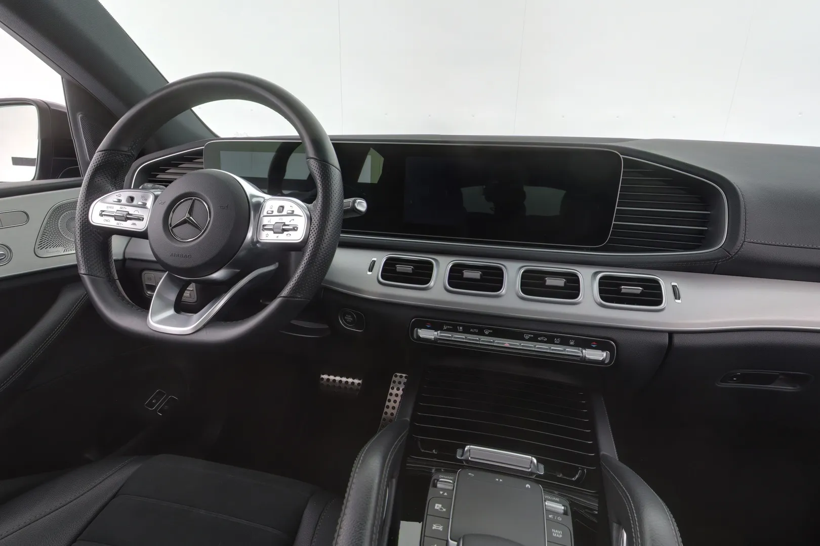 Mercedes-Benz GLE KUP-736 carousel image