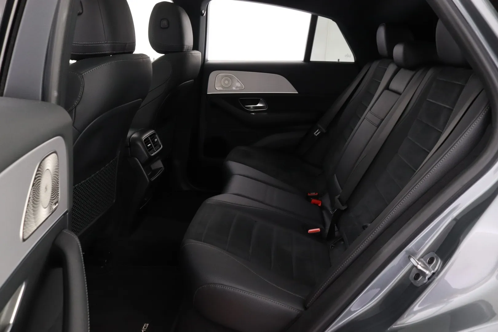 Mercedes-Benz GLE KUP-736 carousel image