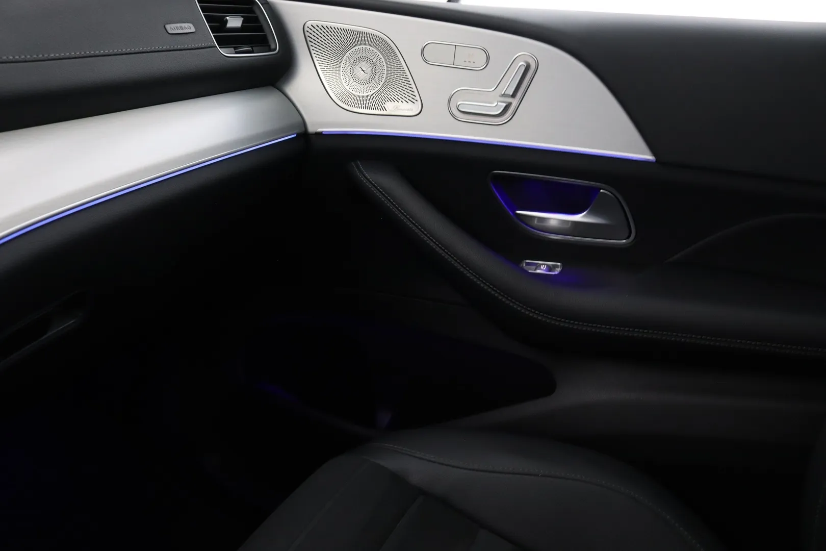 Mercedes-Benz GLE KUP-736 carousel image
