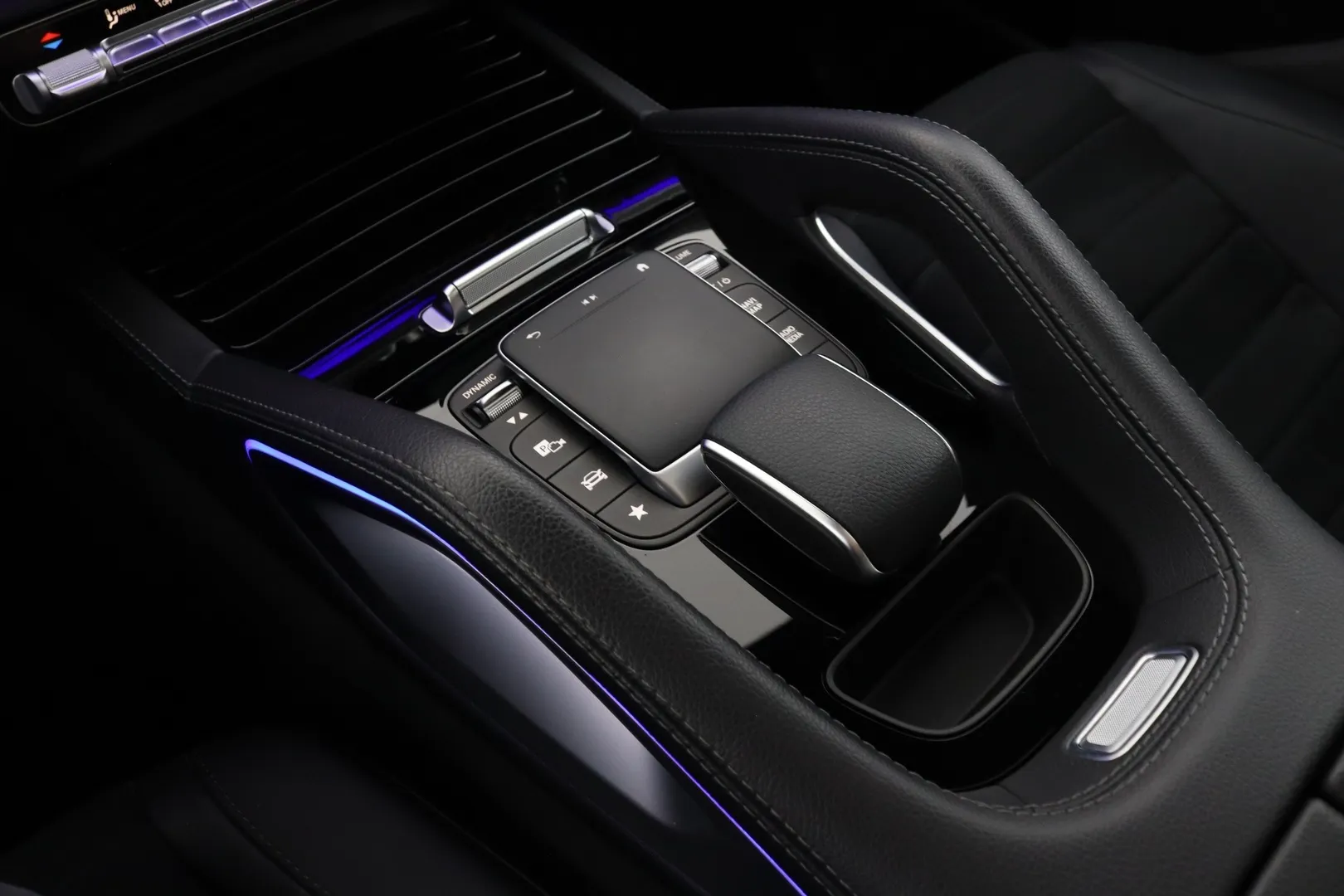 Mercedes-Benz GLE KUP-736 carousel image