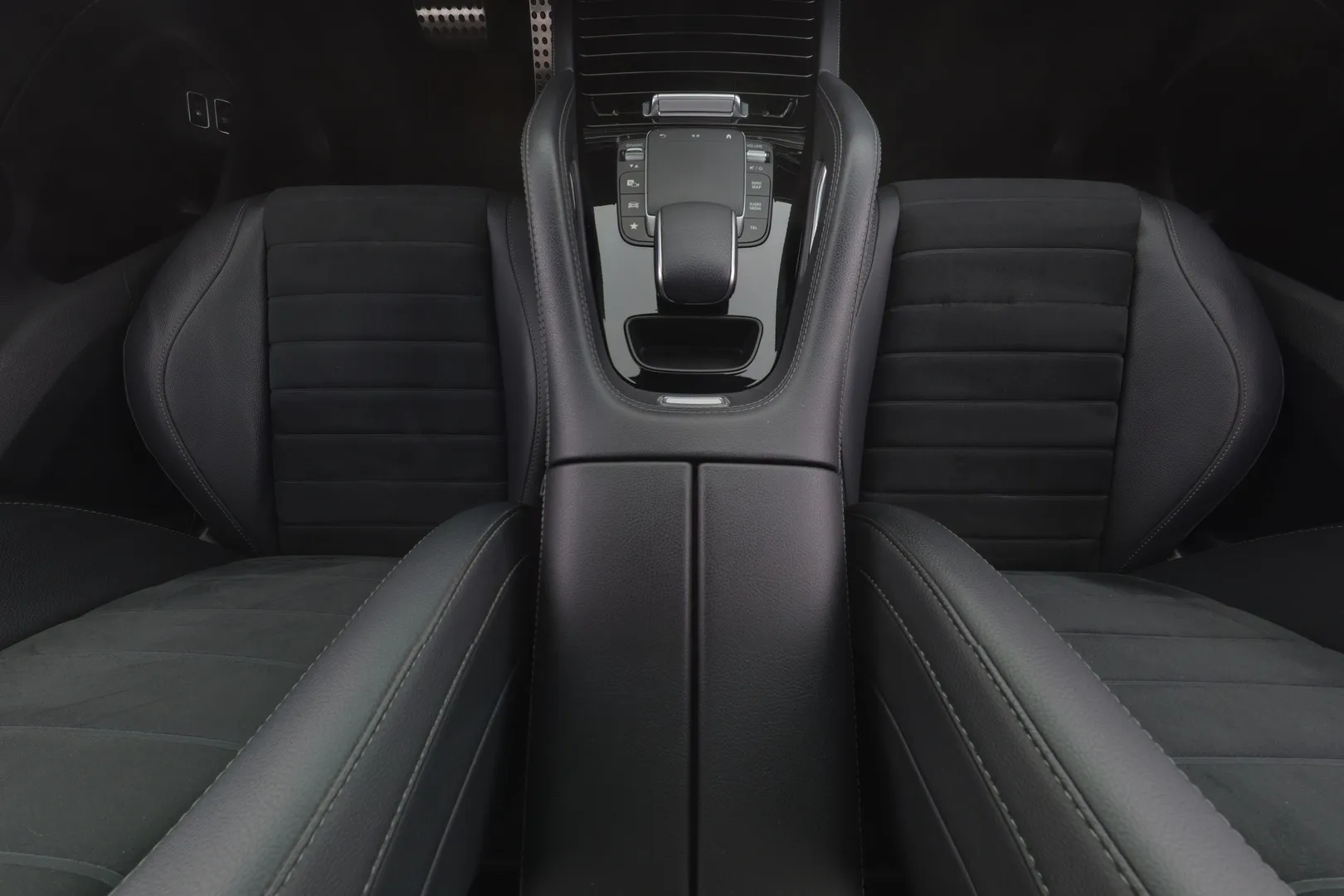 Mercedes-Benz GLE KUP-736 carousel image