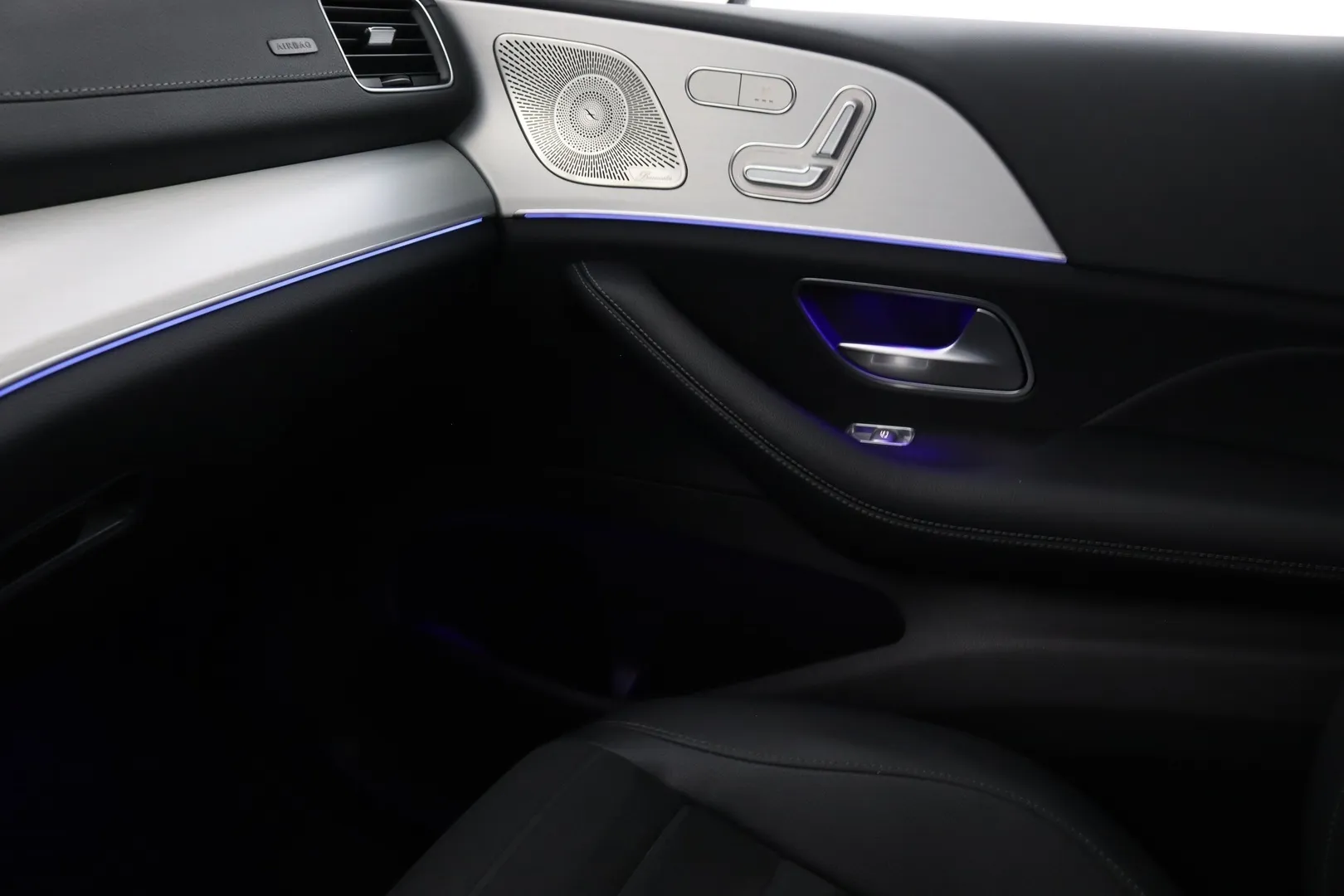 Mercedes-Benz GLE KUP-736 carousel image
