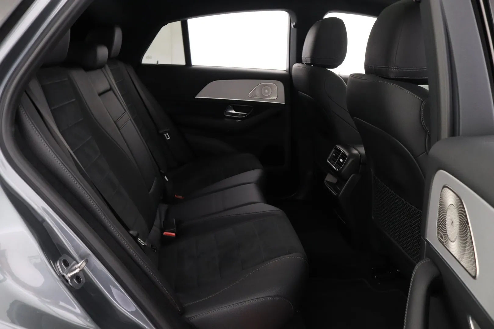 Mercedes-Benz GLE KUP-736 carousel image