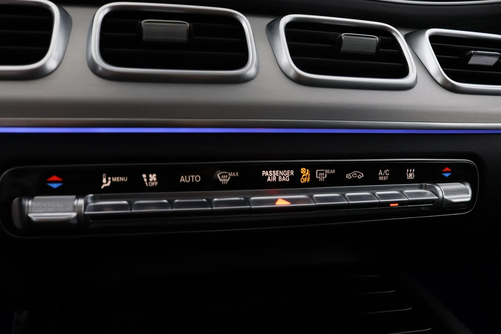 Mercedes-Benz GLE KUP-736 carousel image