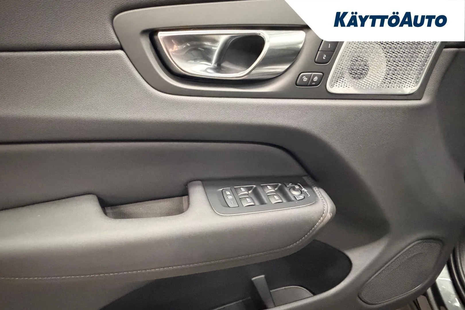 Volvo XC60 SSJ-668 carousel image