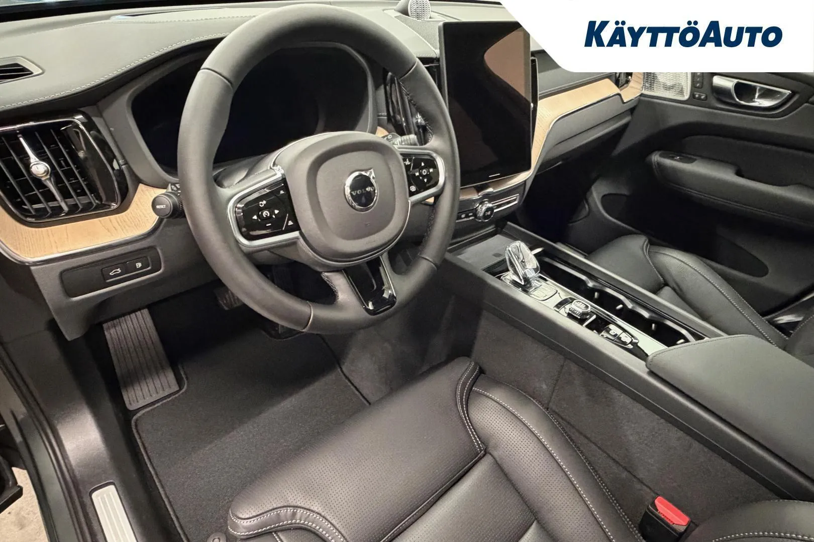 Volvo XC60 SSJ-668 carousel image