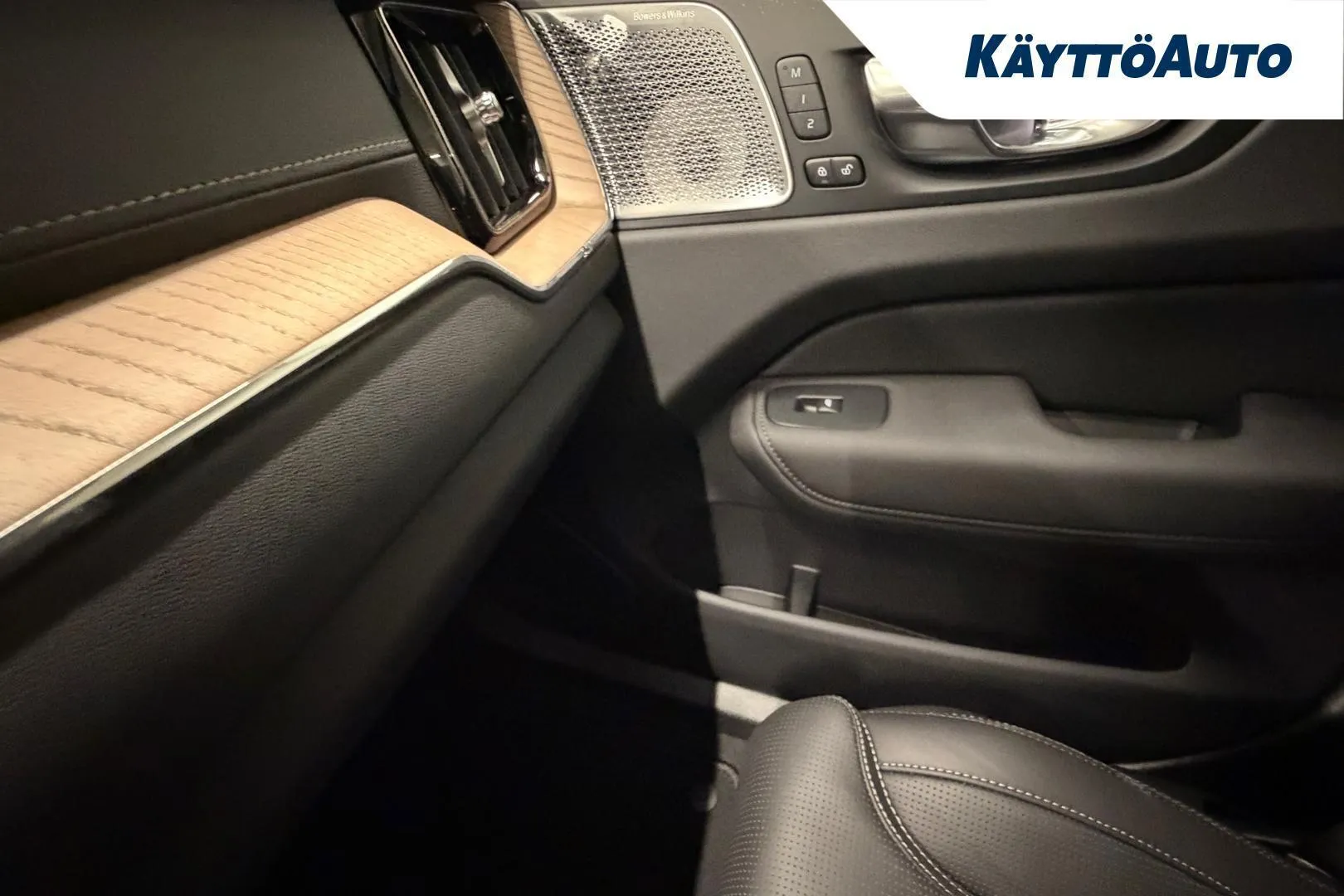 Volvo XC60 SSJ-668 carousel image