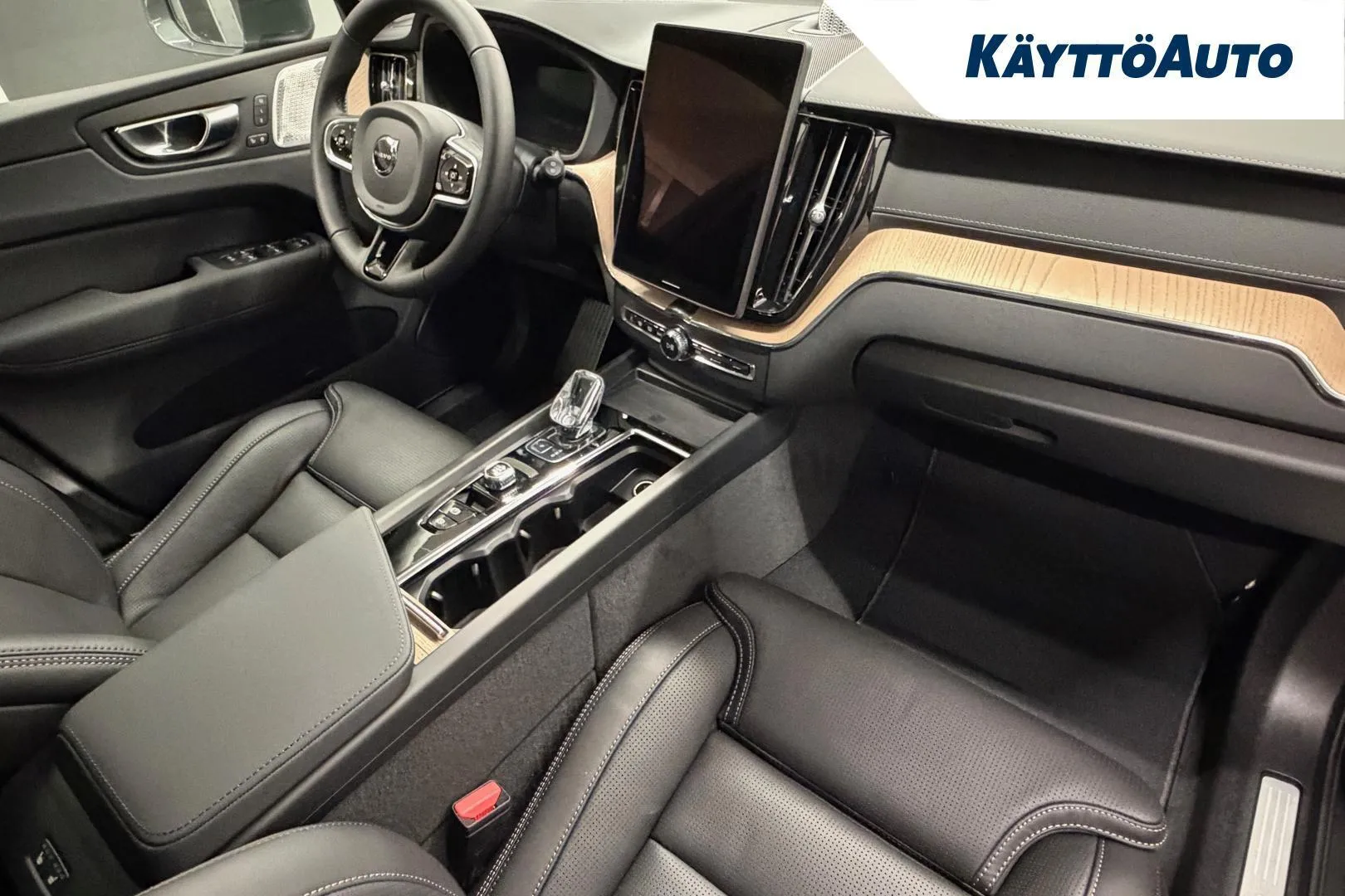 Volvo XC60 SSJ-668 carousel image