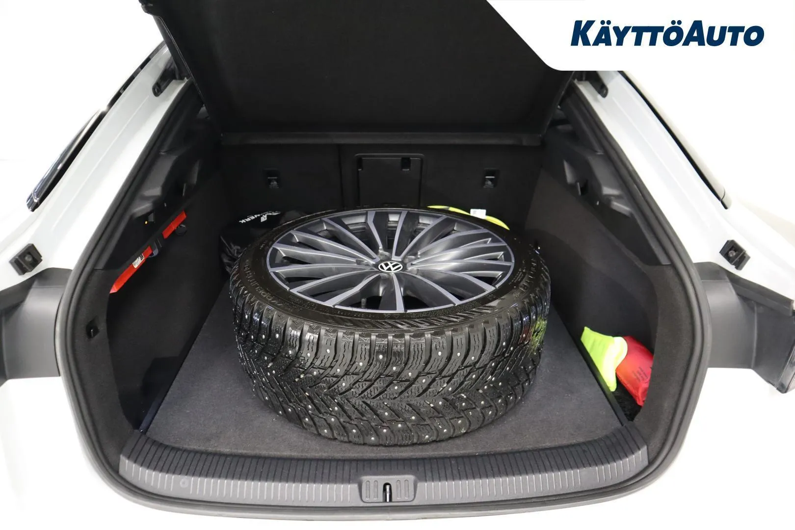 Volkswagen ID.7 CRS-561 carousel image