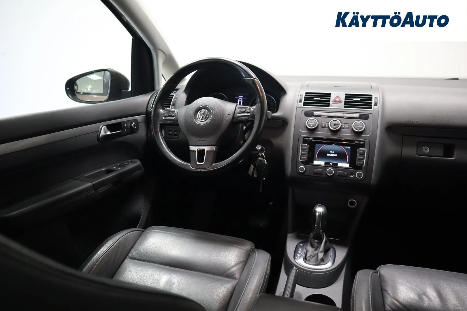 Volkswagen Touran VXA-853 carousel image
