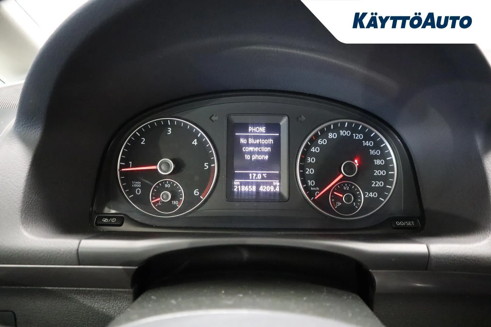 Volkswagen Touran VXA-853 carousel image