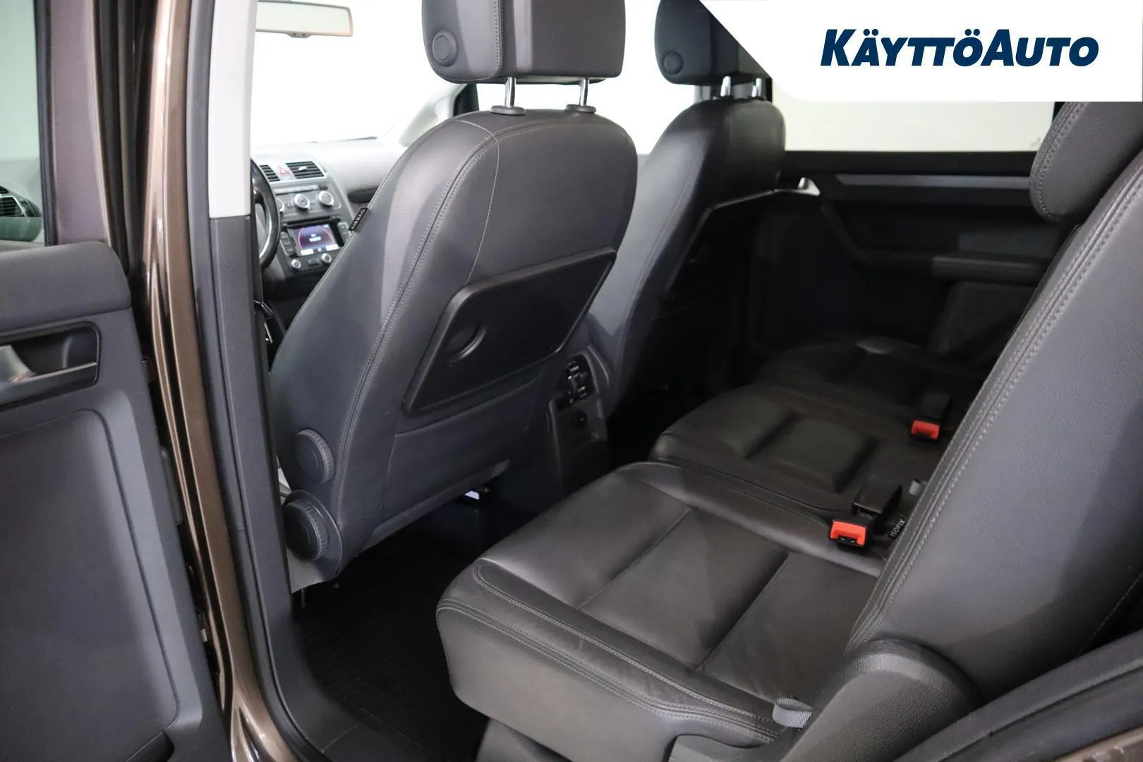 Volkswagen Touran VXA-853 carousel image