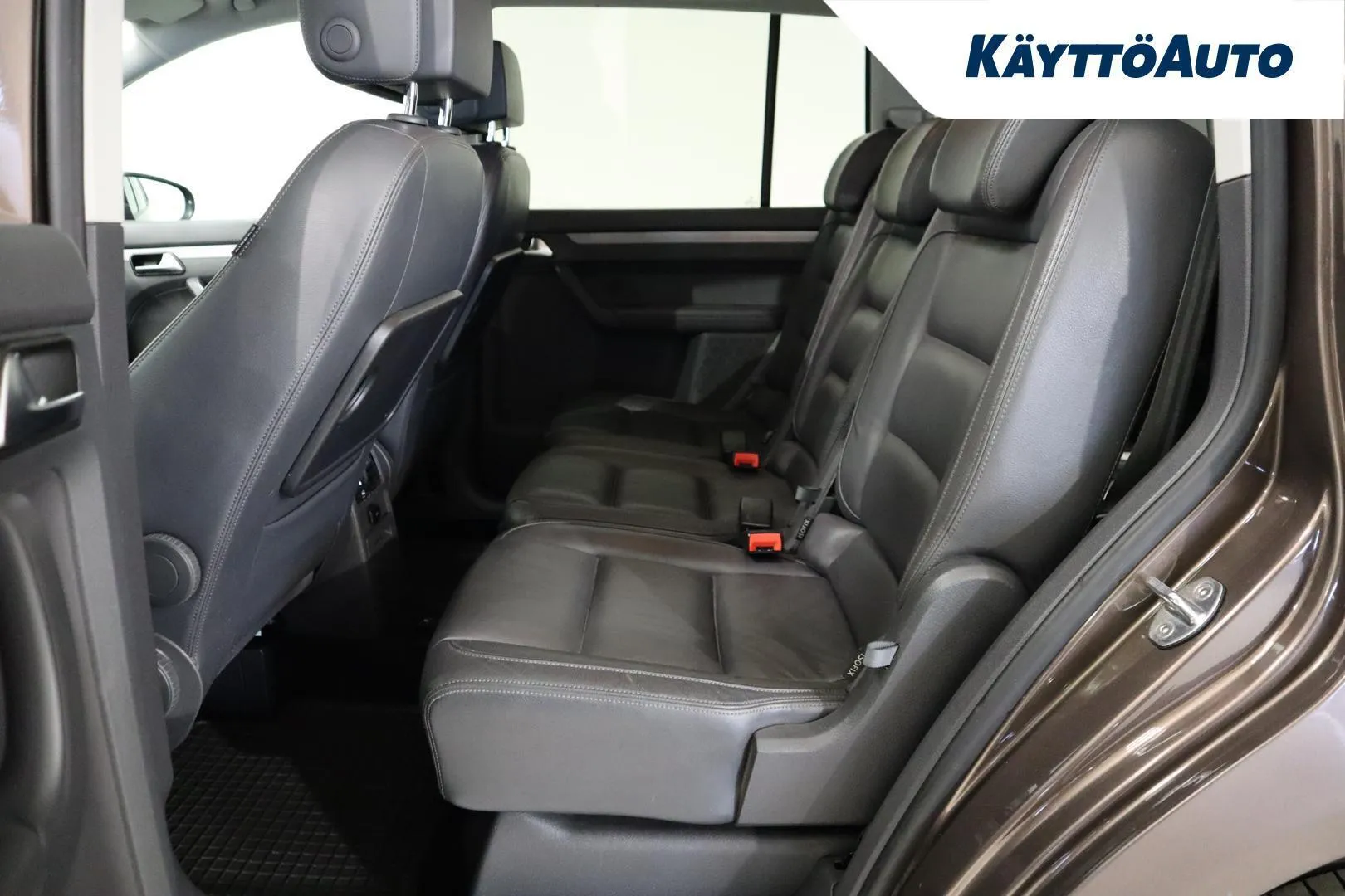 Volkswagen Touran VXA-853 carousel image