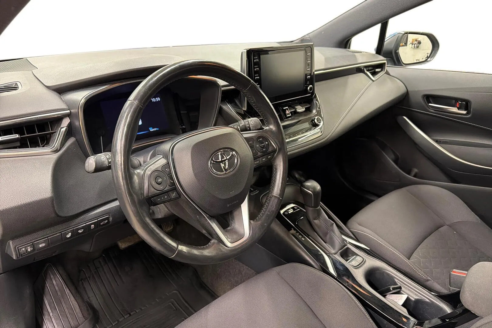 Toyota Corolla YLT-774 carousel image