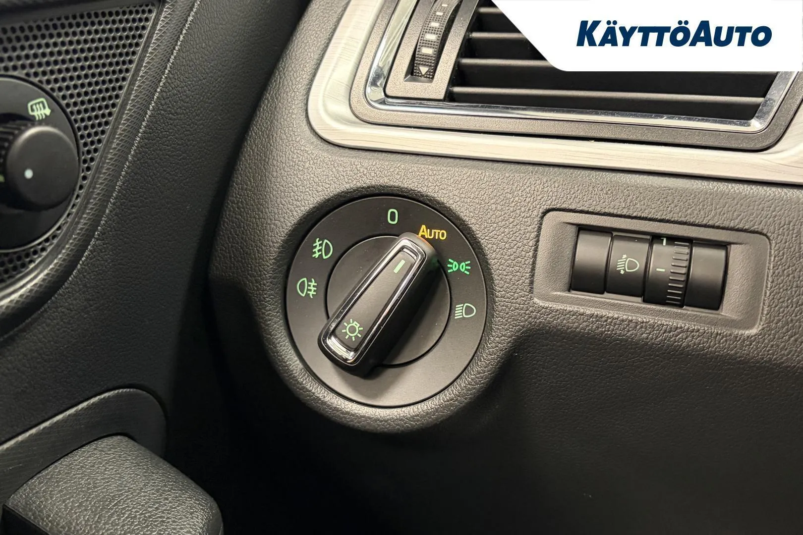 Skoda Rapid CTL-446 carousel image